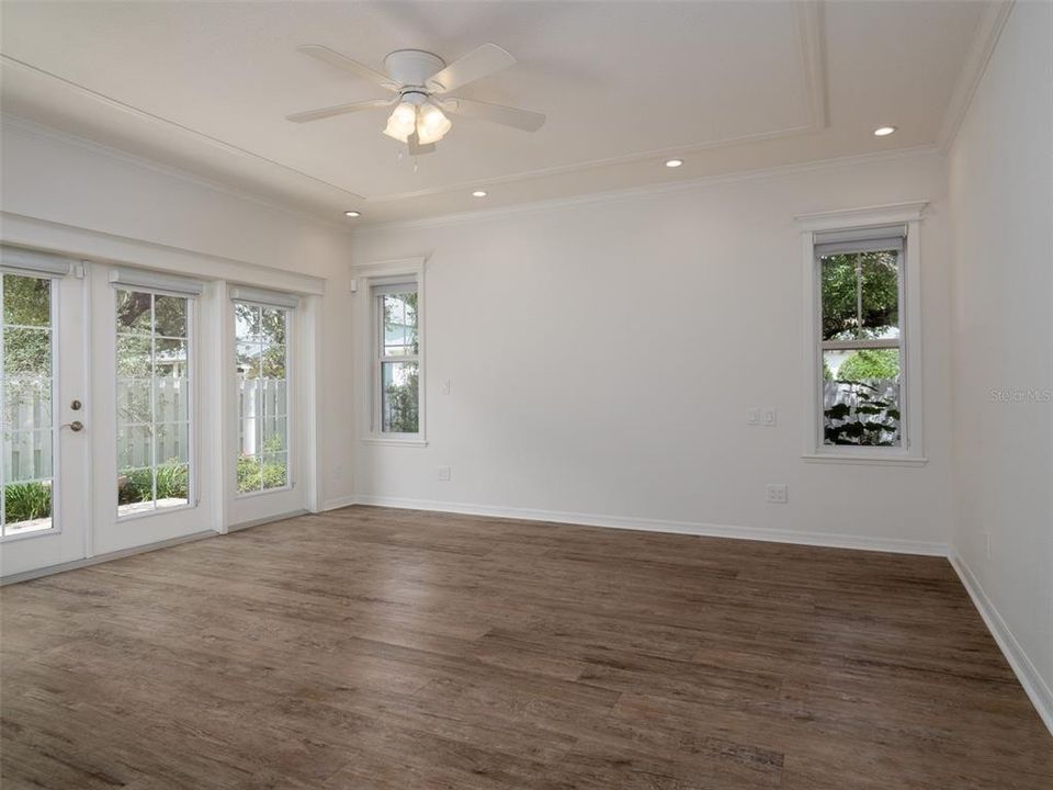 En Venta: $674,900 (3 camas, 2 baños, 2705 Pies cuadrados)