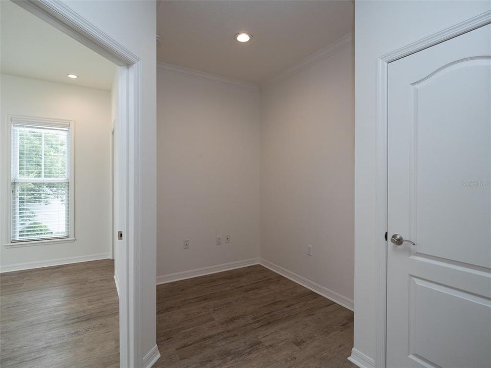 En Venta: $674,900 (3 camas, 2 baños, 2705 Pies cuadrados)