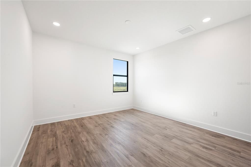 For Sale: $1,079,000 (5 beds, 4 baths, 3404 Square Feet)