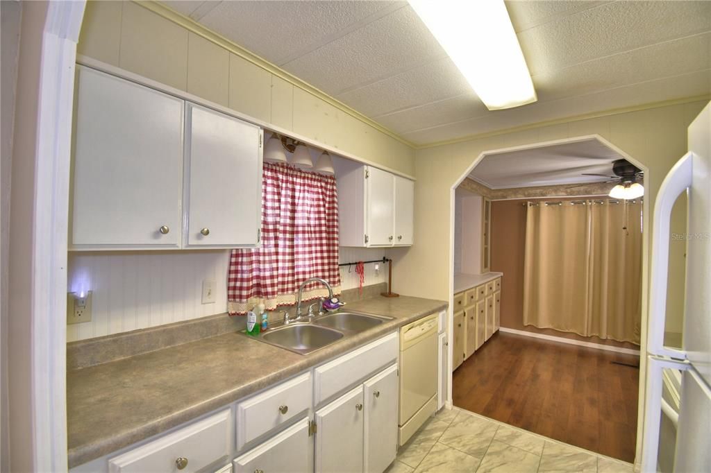 For Sale: $120,000 (2 beds, 2 baths, 1416 Square Feet)