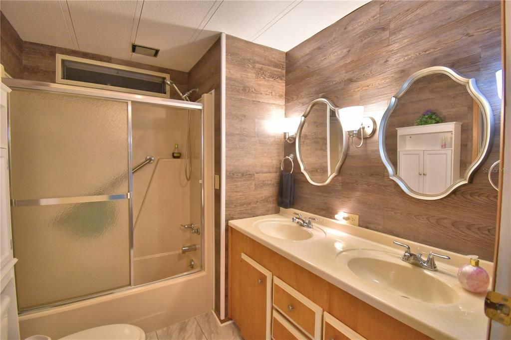 For Sale: $120,000 (2 beds, 2 baths, 1416 Square Feet)