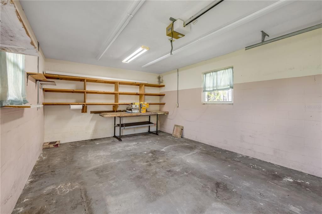 Activo con contrato: $289,000 (3 camas, 2 baños, 1379 Pies cuadrados)