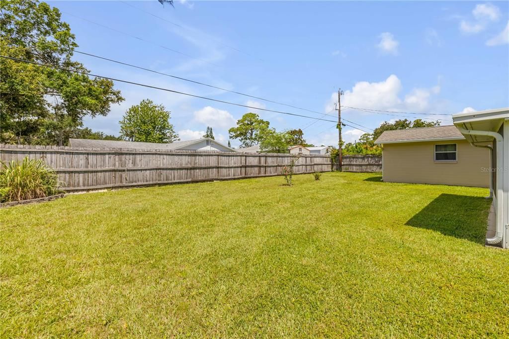 Activo con contrato: $289,000 (3 camas, 2 baños, 1379 Pies cuadrados)