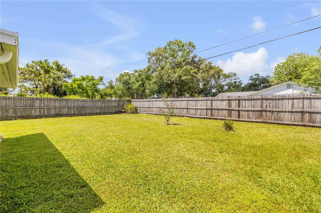 Activo con contrato: $289,000 (3 camas, 2 baños, 1379 Pies cuadrados)