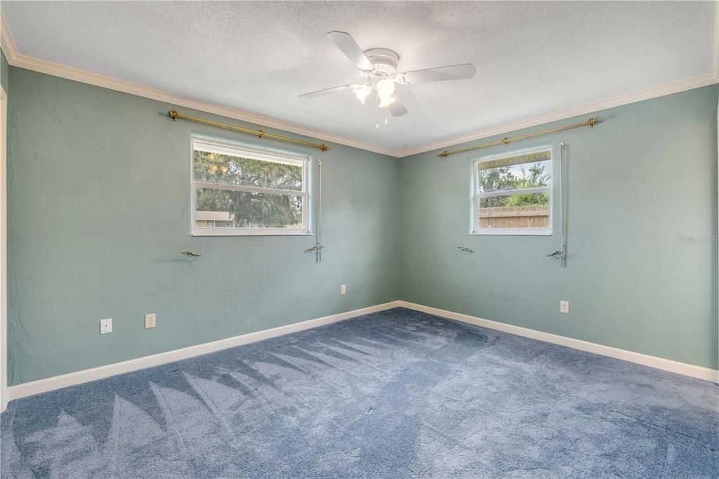 Activo con contrato: $289,000 (3 camas, 2 baños, 1379 Pies cuadrados)