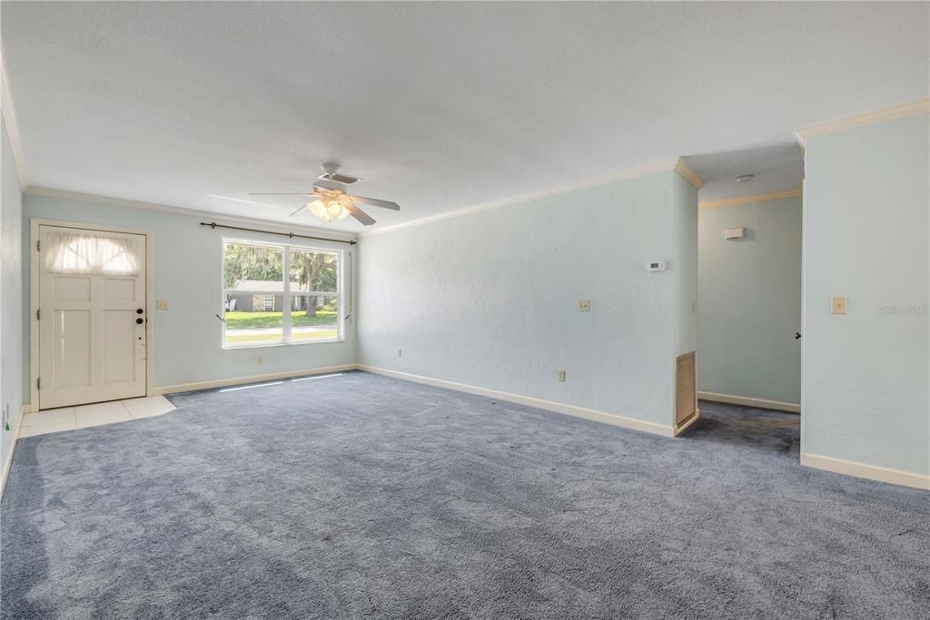 Activo con contrato: $289,000 (3 camas, 2 baños, 1379 Pies cuadrados)