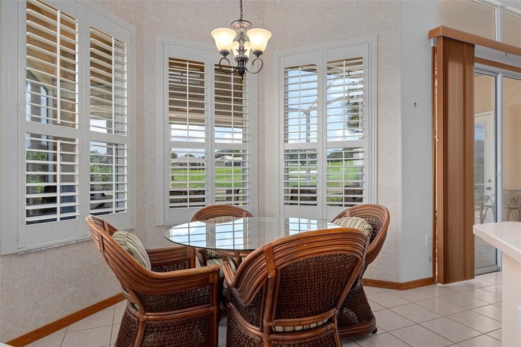 合同活跃: $349,500 (3 贝兹, 2 浴室, 1871 平方英尺)