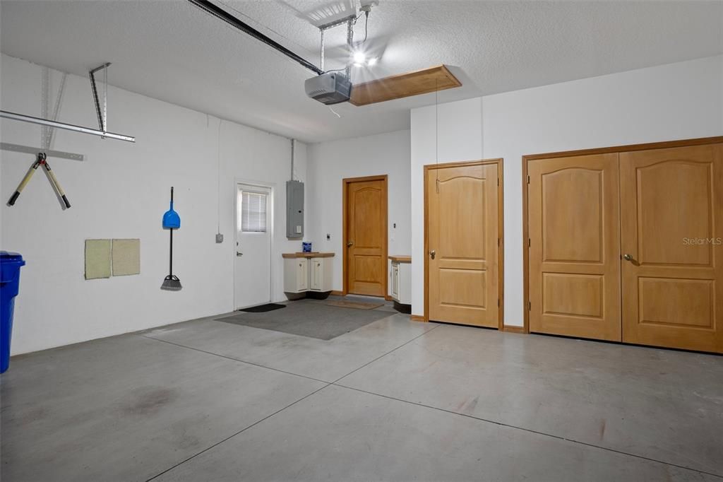 合同活跃: $349,500 (3 贝兹, 2 浴室, 1871 平方英尺)