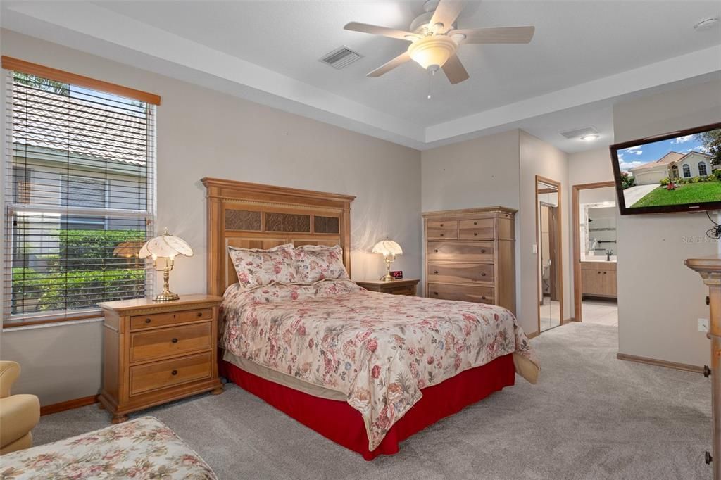 合同活跃: $349,500 (3 贝兹, 2 浴室, 1871 平方英尺)