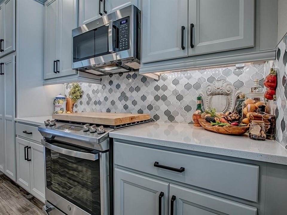 Active With Contract: $749,000 (4 beds, 3 baths, 2514 Square Feet)