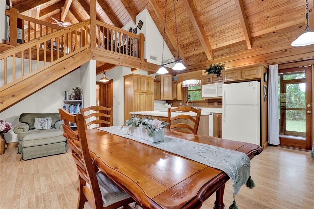 На продажу: $950,000 (2 спален, 1 ванн, 1226 Квадратных фут)