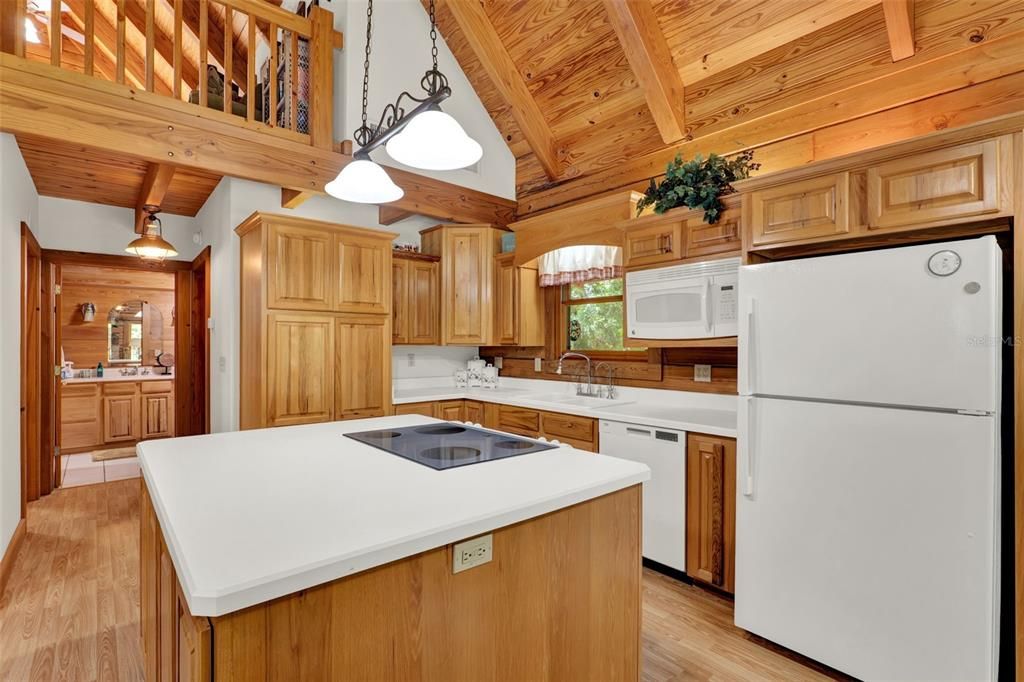 На продажу: $950,000 (2 спален, 1 ванн, 1226 Квадратных фут)