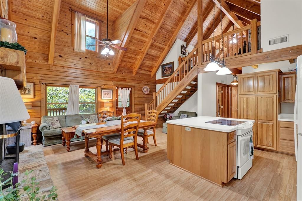 На продажу: $950,000 (2 спален, 1 ванн, 1226 Квадратных фут)