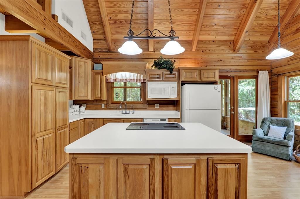 На продажу: $950,000 (2 спален, 1 ванн, 1226 Квадратных фут)