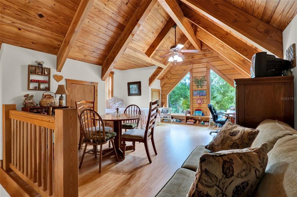 На продажу: $950,000 (2 спален, 1 ванн, 1226 Квадратных фут)