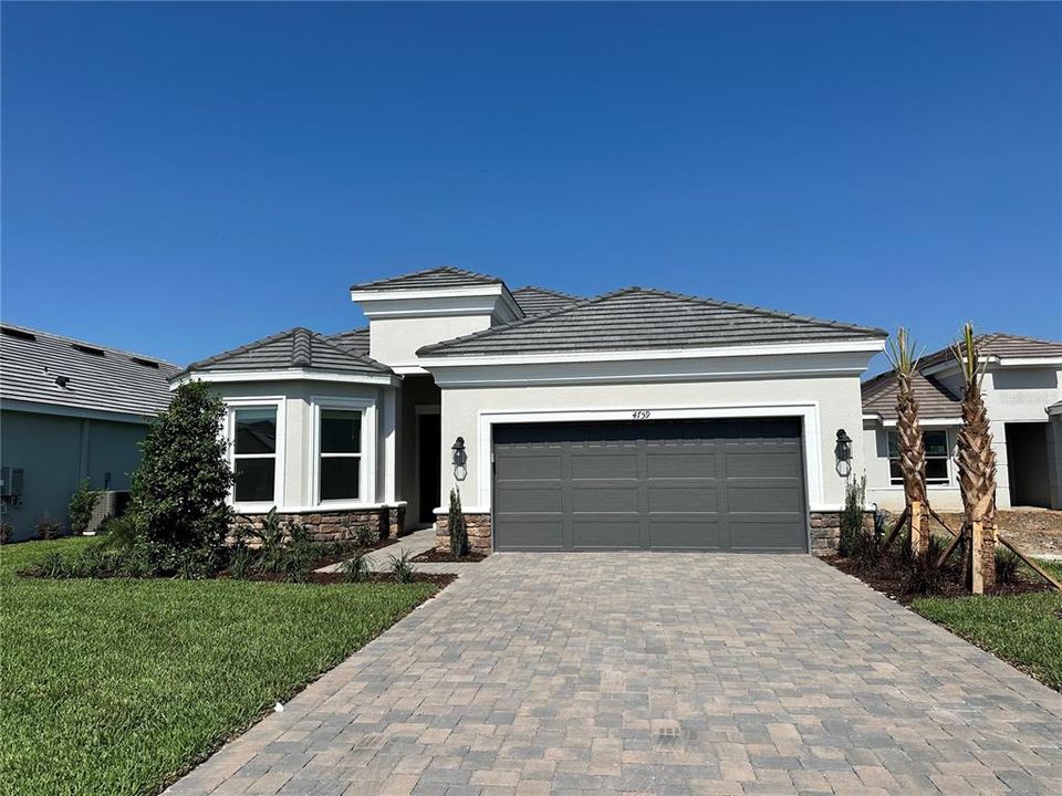 Recently Sold: $680,900 (3 beds, 3 baths, 2275 Square Feet)