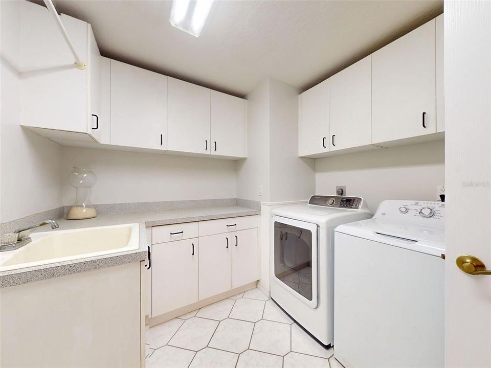 待售: $825,000 (4 贝兹, 3 浴室, 3004 平方英尺)