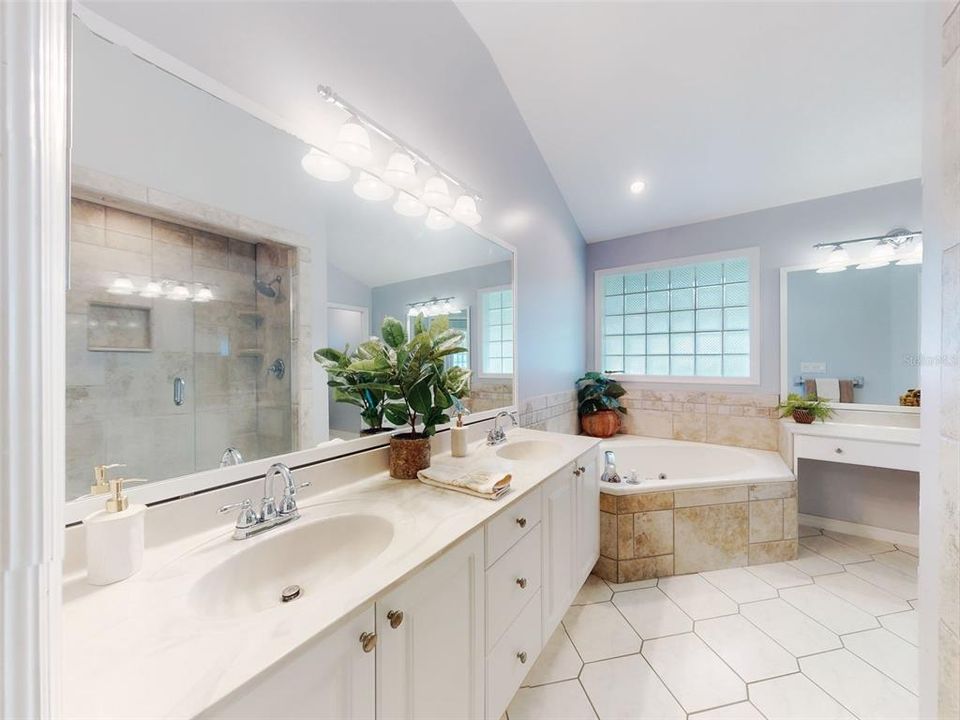 待售: $825,000 (4 贝兹, 3 浴室, 3004 平方英尺)