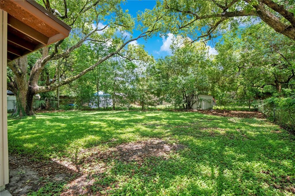 合同活跃: $226,500 (2 贝兹, 1 浴室, 830 平方英尺)