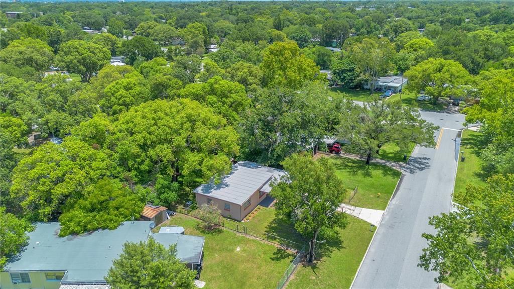 合同活跃: $226,500 (2 贝兹, 1 浴室, 830 平方英尺)