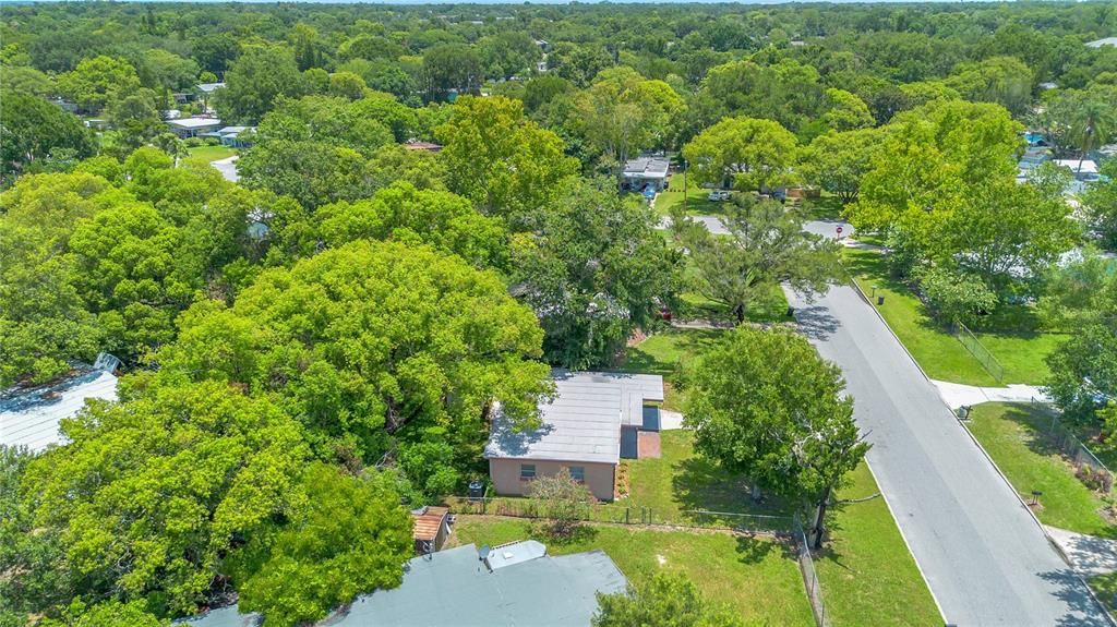 合同活跃: $226,500 (2 贝兹, 1 浴室, 830 平方英尺)