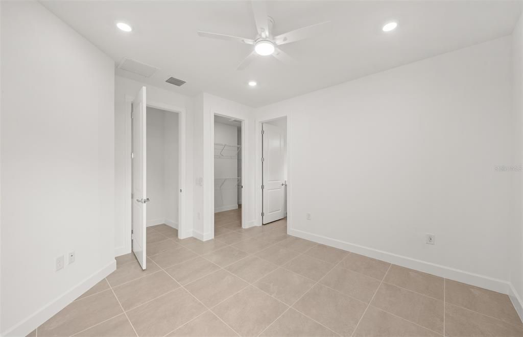 Под контрактом: $389,990 (2 спален, 2 ванн, 1448 Квадратных фут)