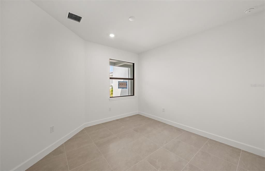 Под контрактом: $389,990 (2 спален, 2 ванн, 1448 Квадратных фут)