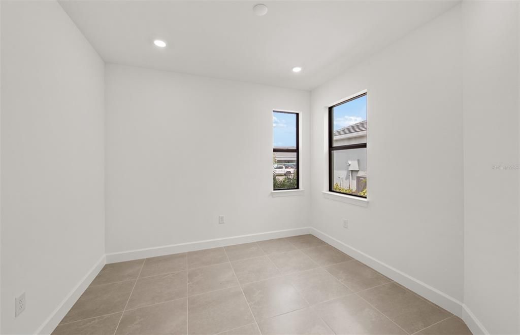 Под контрактом: $389,990 (2 спален, 2 ванн, 1448 Квадратных фут)