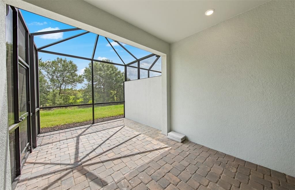 Под контрактом: $389,990 (2 спален, 2 ванн, 1448 Квадратных фут)