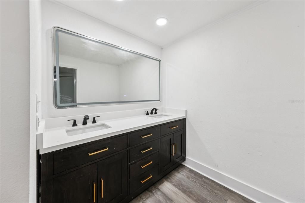 Active With Contract: $265,000 (3 beds, 2 baths, 1440 Square Feet)