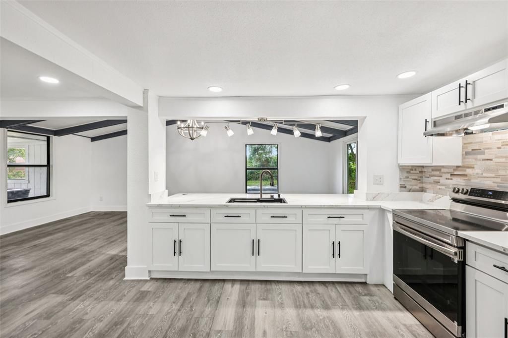 Active With Contract: $265,000 (3 beds, 2 baths, 1440 Square Feet)