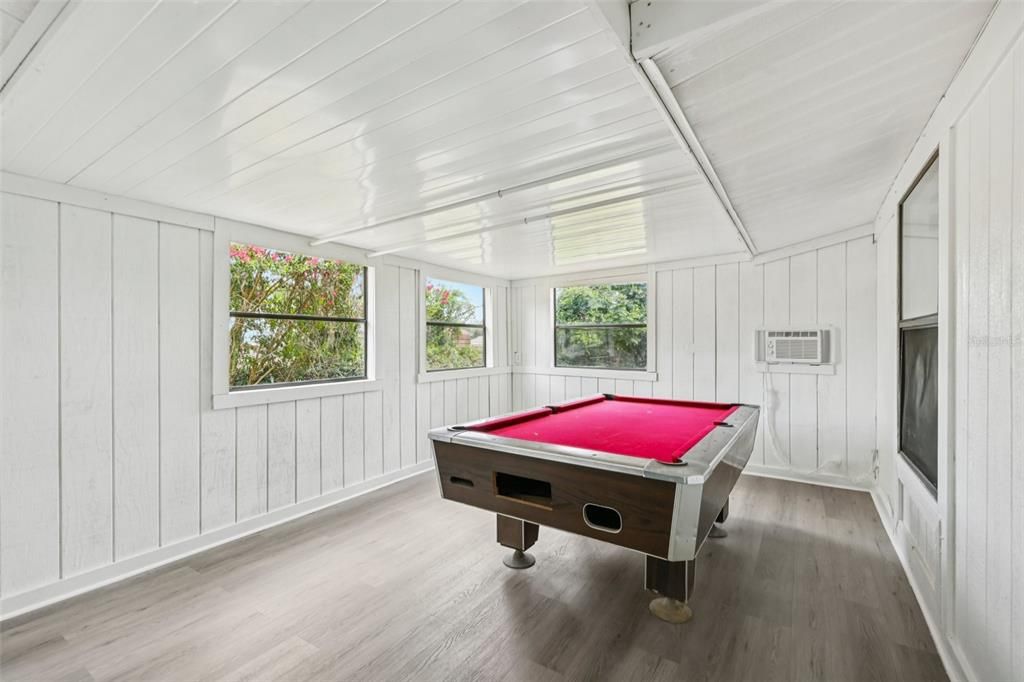 Active With Contract: $265,000 (3 beds, 2 baths, 1440 Square Feet)