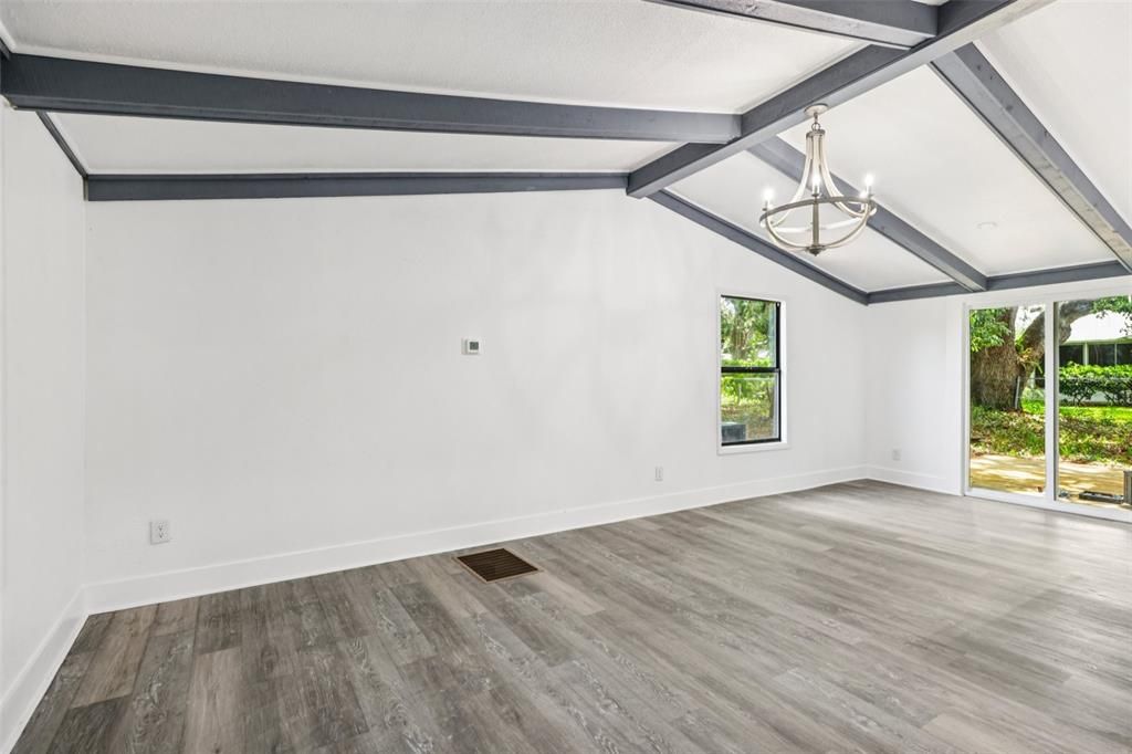 Active With Contract: $265,000 (3 beds, 2 baths, 1440 Square Feet)