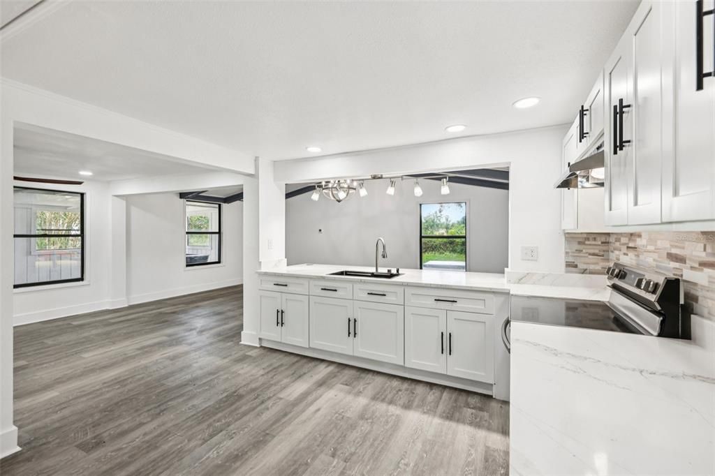 Active With Contract: $265,000 (3 beds, 2 baths, 1440 Square Feet)