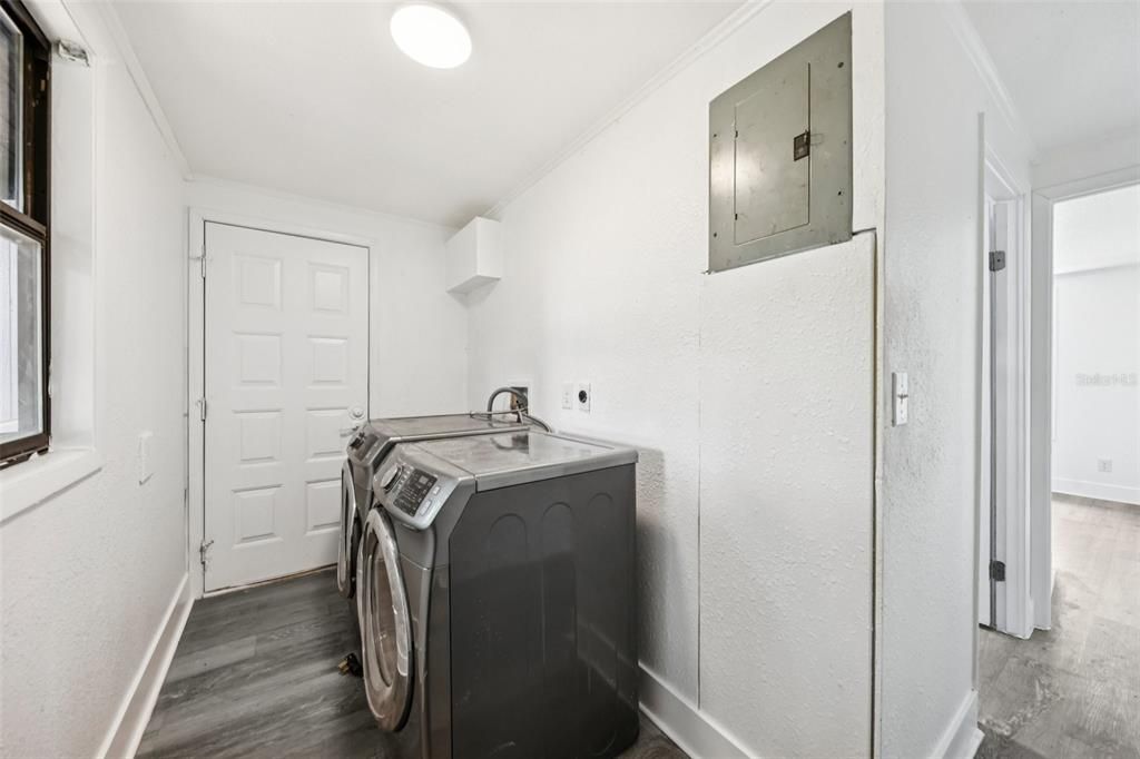 Active With Contract: $265,000 (3 beds, 2 baths, 1440 Square Feet)