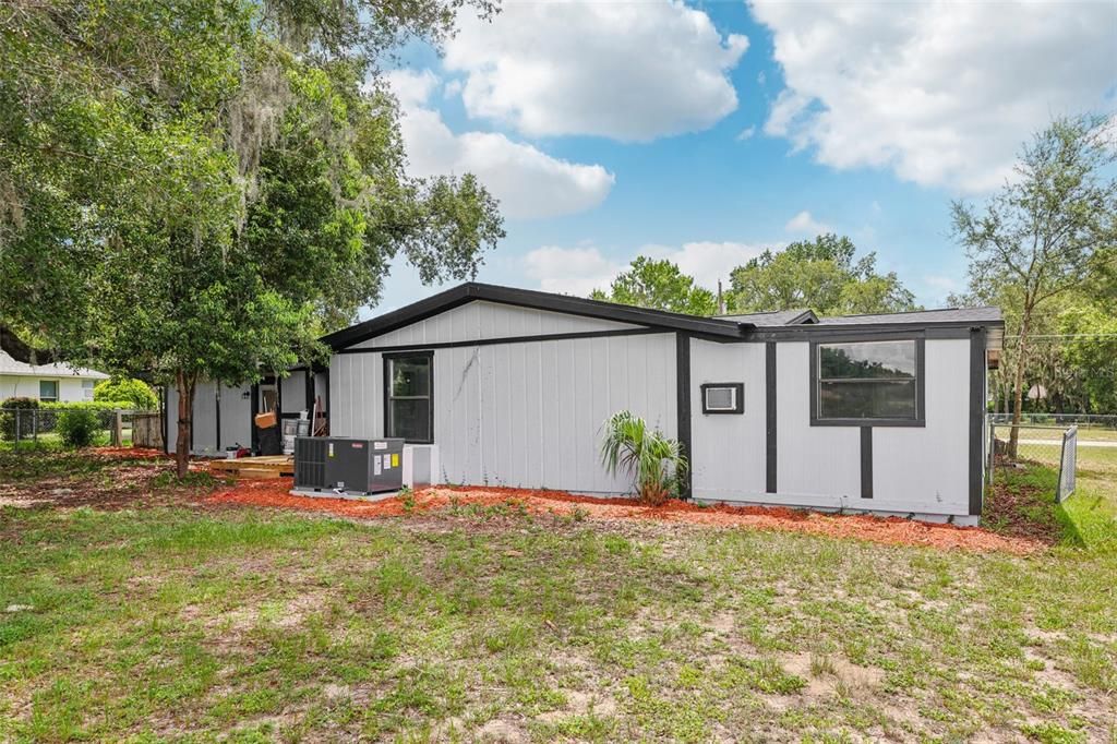 Active With Contract: $265,000 (3 beds, 2 baths, 1440 Square Feet)