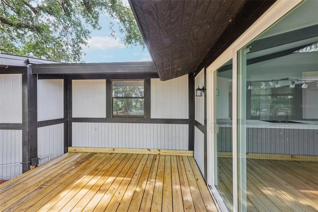 Active With Contract: $265,000 (3 beds, 2 baths, 1440 Square Feet)