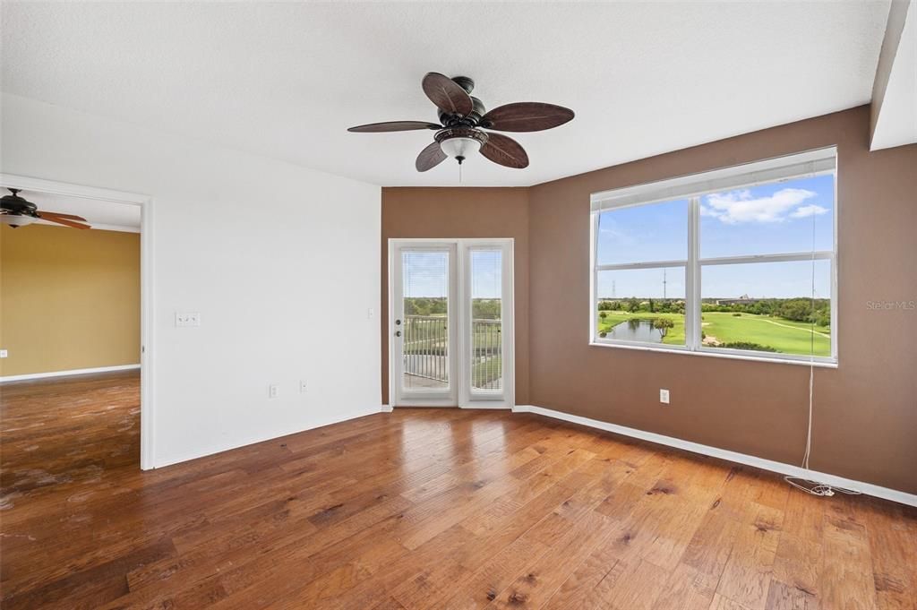 合同活跃: $382,500 (3 贝兹, 2 浴室, 1575 平方英尺)