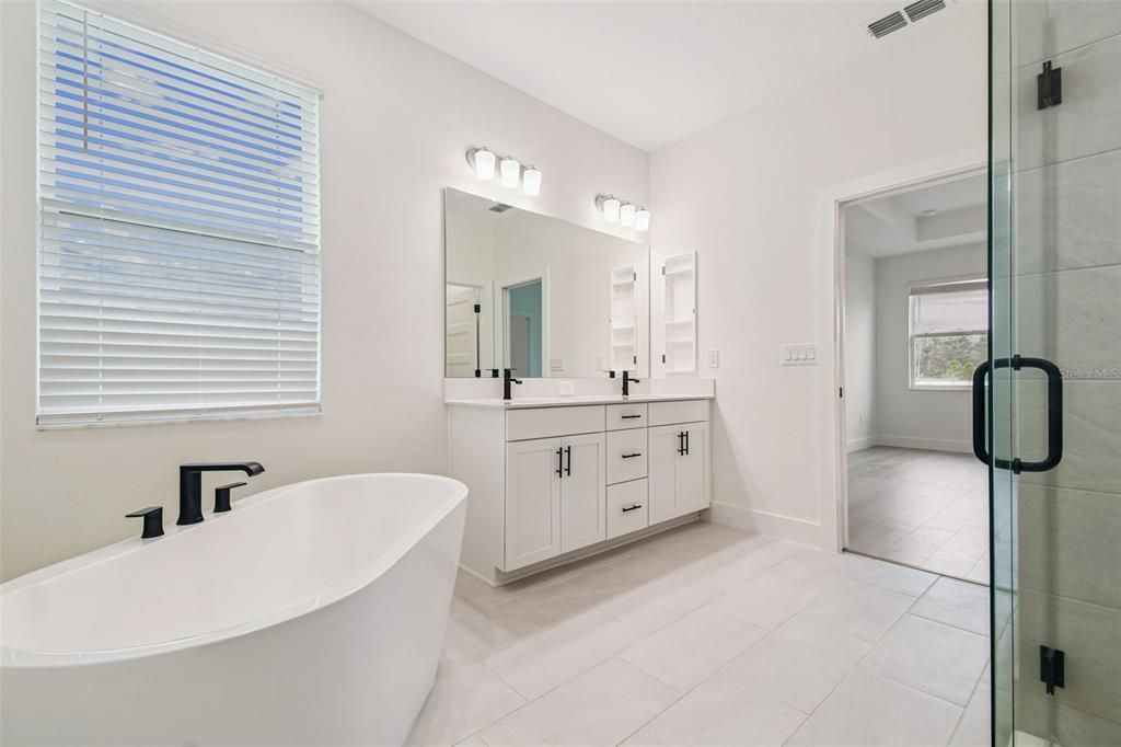 En Venta: $592,990 (3 camas, 2 baños, 2156 Pies cuadrados)