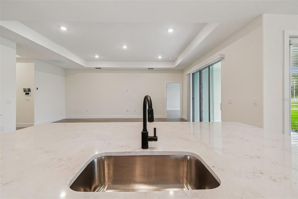 En Venta: $592,990 (3 camas, 2 baños, 2156 Pies cuadrados)