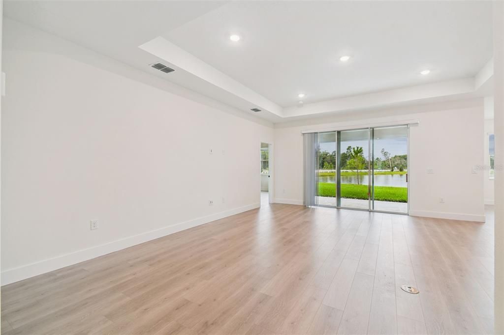 En Venta: $592,990 (3 camas, 2 baños, 2156 Pies cuadrados)