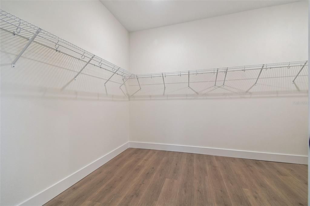 En Venta: $592,990 (3 camas, 2 baños, 2156 Pies cuadrados)