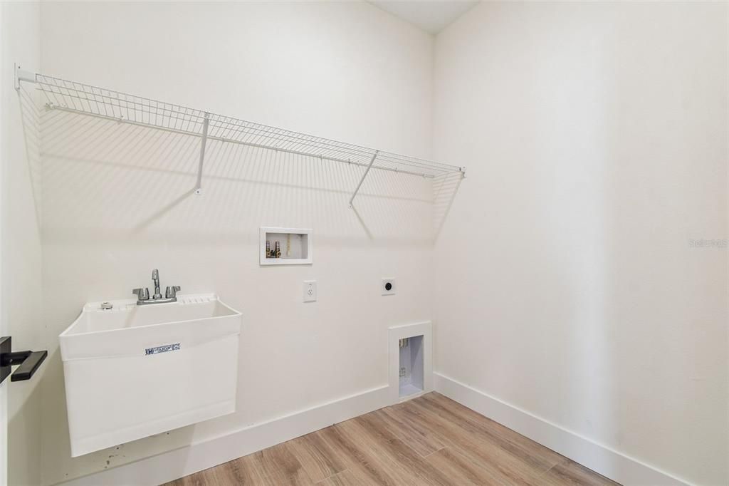 待售: $656,990 (4 贝兹, 3 浴室, 2483 平方英尺)