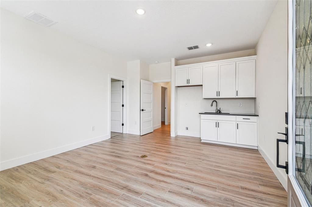 待售: $656,990 (4 贝兹, 3 浴室, 2483 平方英尺)