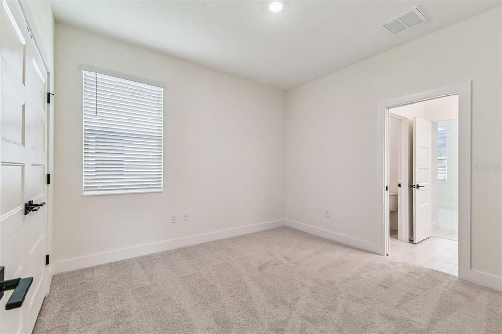 待售: $656,990 (4 贝兹, 3 浴室, 2483 平方英尺)