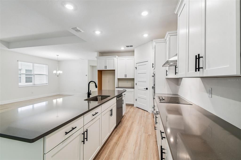 待售: $656,990 (4 贝兹, 3 浴室, 2483 平方英尺)