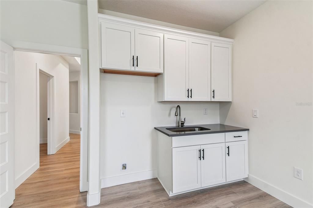 待售: $656,990 (4 贝兹, 3 浴室, 2483 平方英尺)