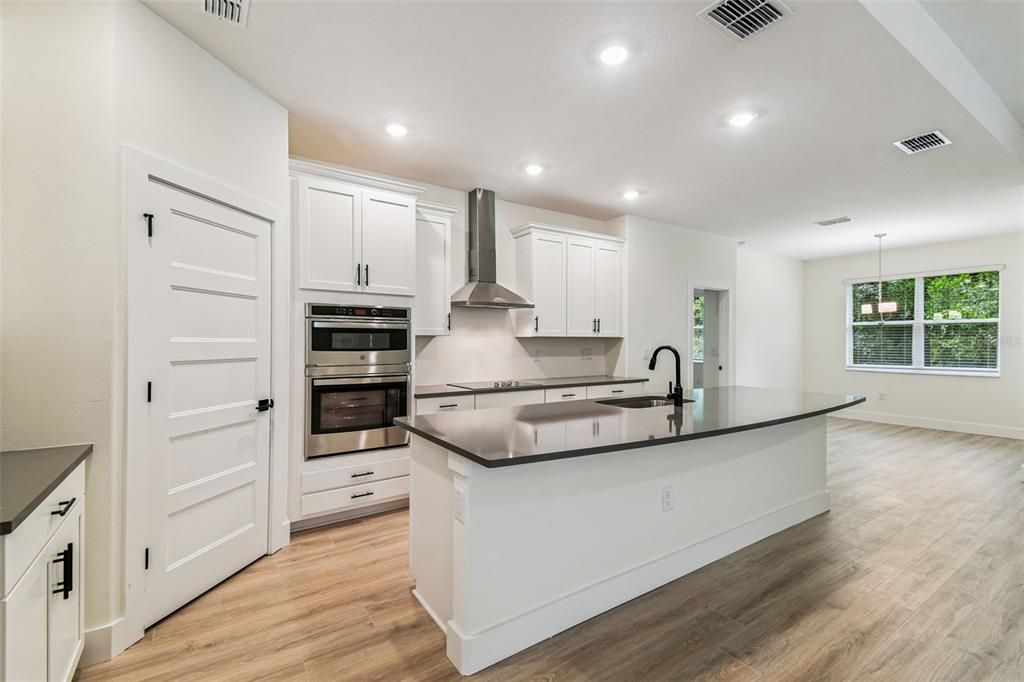 待售: $656,990 (4 贝兹, 3 浴室, 2483 平方英尺)