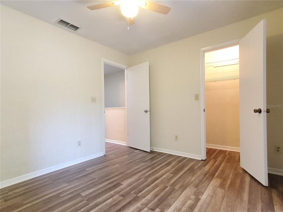 For Sale: $135,000 (2 beds, 1 baths, 900 Square Feet)