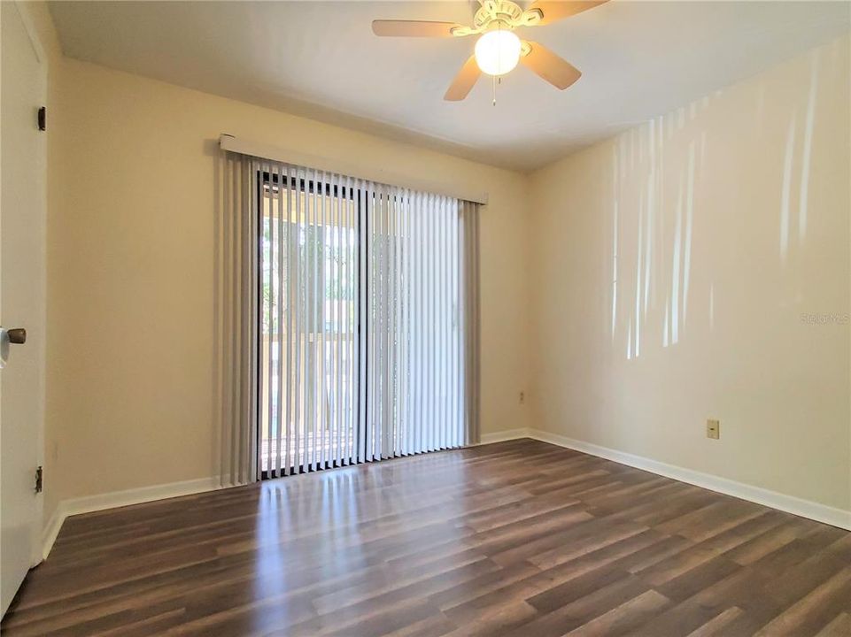 For Sale: $135,000 (2 beds, 1 baths, 900 Square Feet)